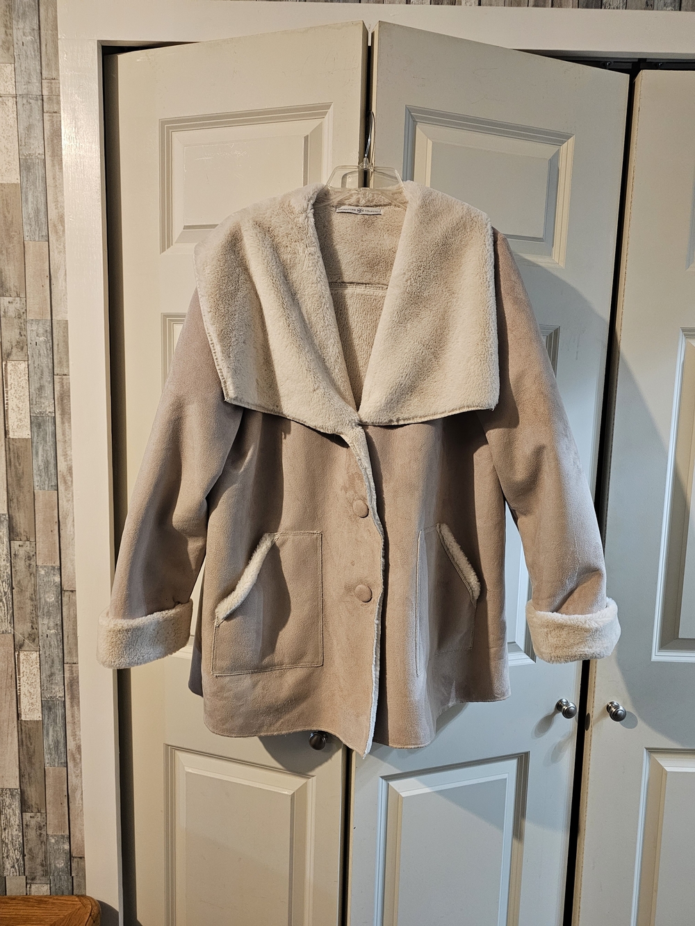 Women's Cream Faux-Shearling Collar Coat Xl